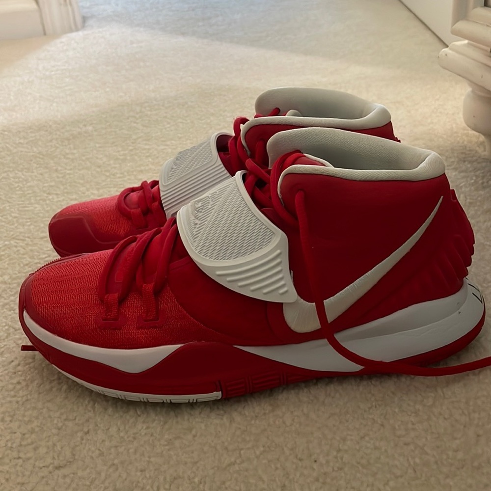 Kyrie irving basketball shoes